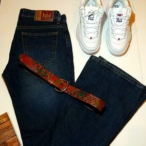 Lei jeans size 7/33 boot cut